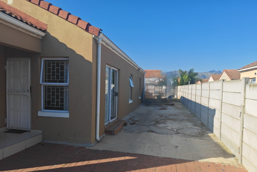 4 Bedroom Property for Sale in Broadlands Village Western Cape